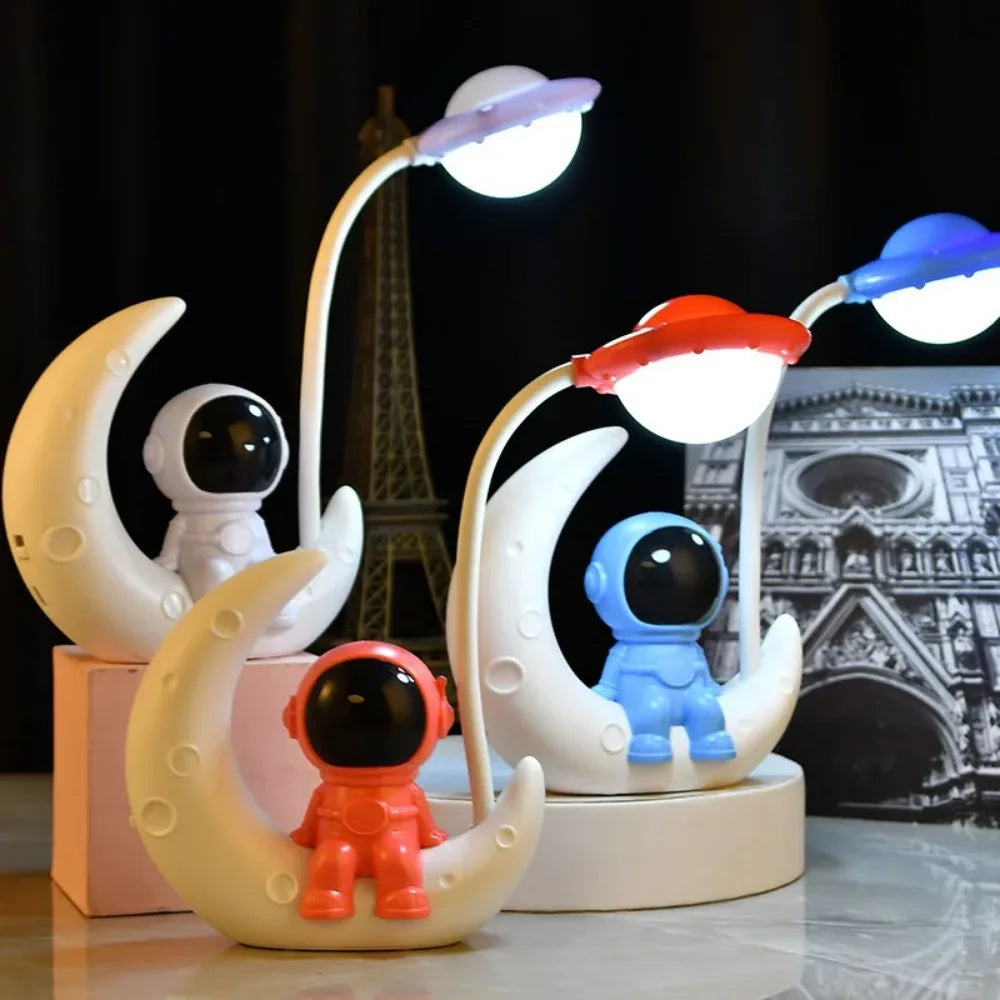 Creative Moon Astronaut LED Night Light – Small Desk Lamp for Bedroom and Festive Decoration